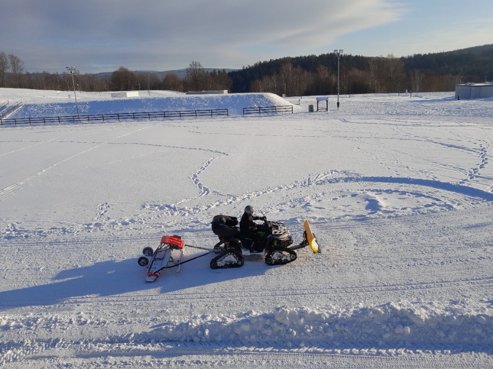 Čerstvě upravené stopy - úvodní obrázek
