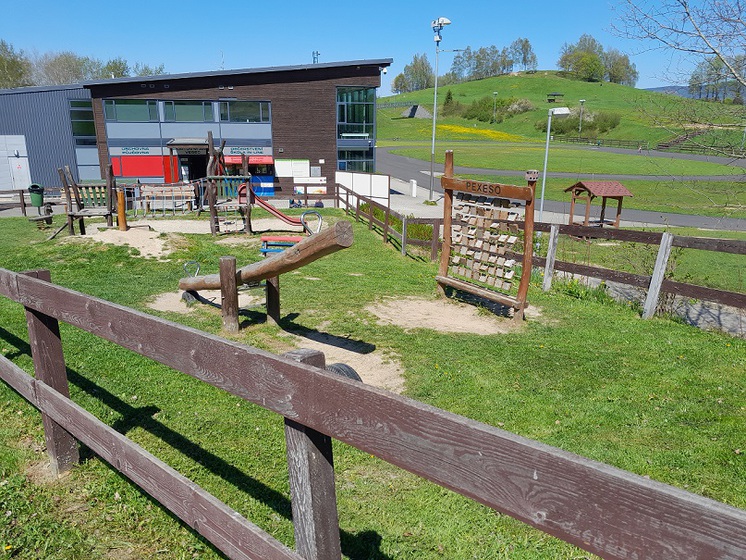 Dočasné uzavření dětského hřiště v Rekreačním a sportovním areálu Vesec