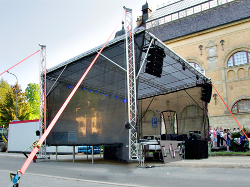 Komplet pódia (8mx5m) a zastřešení (9mx5m) - hlavní obrázek